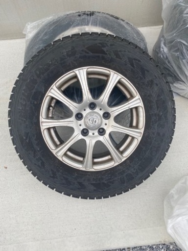 スタッドレスタイヤ　YOKOHAMA