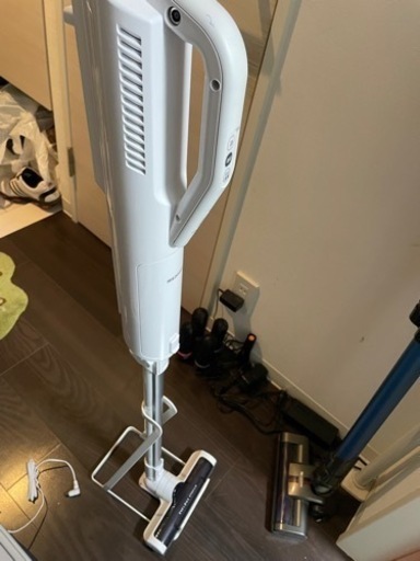 アイリスオーヤマ充電式スティッククリーナー