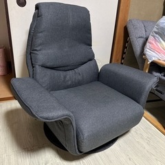 クルクル回るタイプのリクライニングチェア