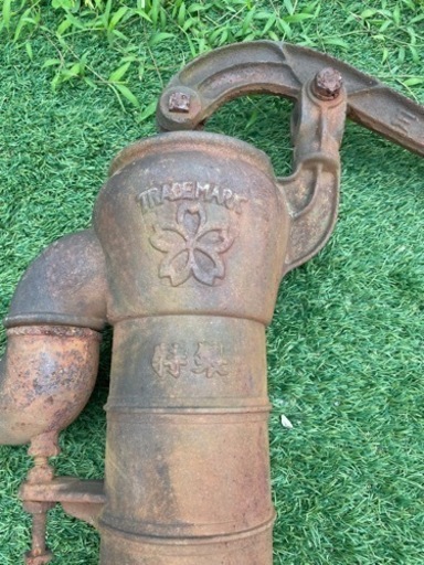 手押し井戸ポンプ　アンティークガーデニング