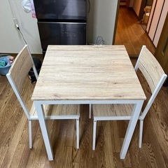 「受け渡し者設定済」テーブル　70x70x高さ77cm +2チェアー