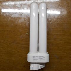 ２７ワット　コンパクト形蛍光ランプ　３波長形電球色　FDL27E...