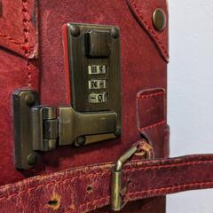 本革 キャリーケースの画像