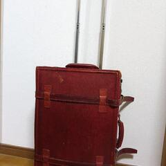 本革 キャリーケースの画像