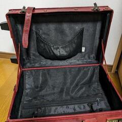 本革 キャリーケースの画像