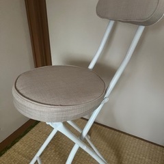美品 折りたたみチェア 折りたたみ椅子 ベージュの画像