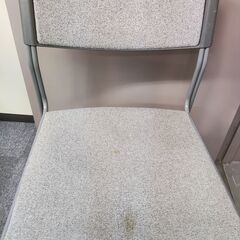 スタッキングチェア・会議用イス、汚れあり、２脚