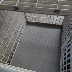 キャスター付きペット小屋の画像