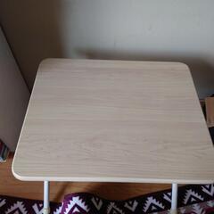 折りたたみ式テーブル