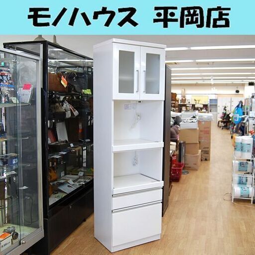 ニトリ スリムレンジボード BELIZE 幅59×奥行42×高さ200.5㎝ ホワイト エナメル スライド棚×2 コンセント2箇所 キッチンボード キッチン収納 食器棚 NITORI 札幌市 清田区 平岡