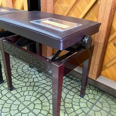 【値下げ】中古ピアノ椅子（こげ茶）の画像