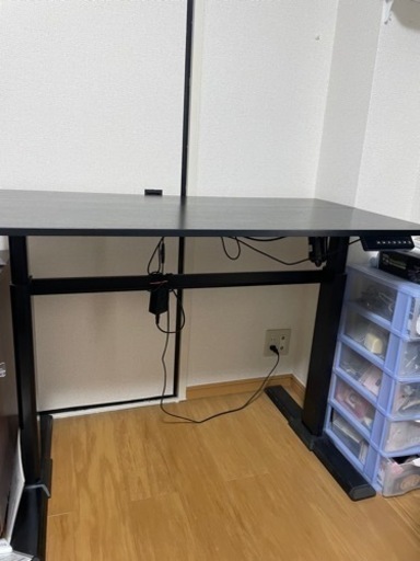 電動昇降デスク　とても綺麗　72cm〜122cmまで高さ調節可能