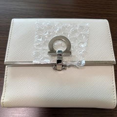フェラガモ　未使用　ミニ財布　　お取り引き中