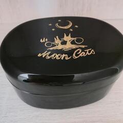 黒の弁当箱（猫の絵）