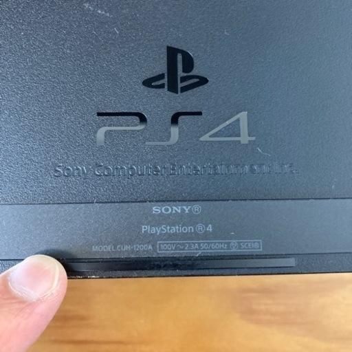 【PS4＋人気ゲームソフト2本】¥11,000で！！