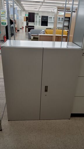 ★ジモティ割あり★  キャビネット　カギ付きではございません。 シルバー H113.5×D45.5×W90 クリーニング済み TJ1291