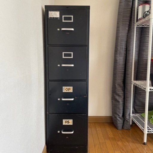 アメリカヴィンテージ家具　スチールキャビネット