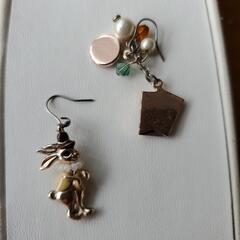 ピアス(不思議の国のアリス)の画像