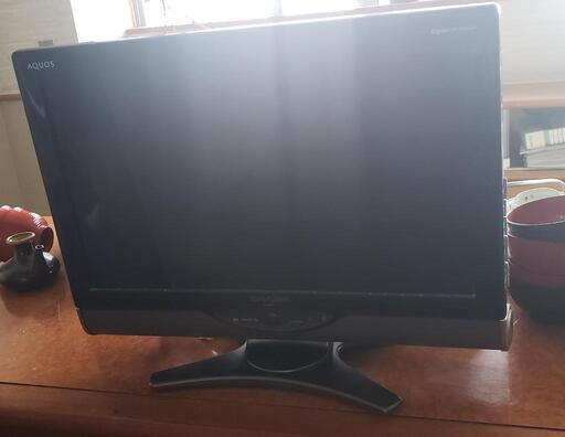 テレビ　20型