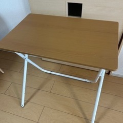 折りたたみテーブル