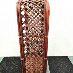  3段棚 ガラス板 籐製 レトロ感 小物置き 飾り棚 インテリア ラック 格子状の画像