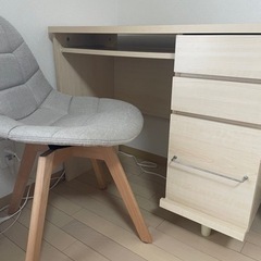 決まりました　LOWYA パソコンデスク　チェア　セットの画像