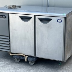無料で！SANYO台下冷蔵庫◇240L◇2ドア◇年式不明◇業務用冷蔵庫◇SUR-F1261SA◇差し上げますの画像