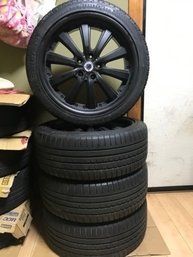 245/40R19のオールシーズンマットブラック