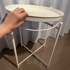 サイドテーブル(白)の画像