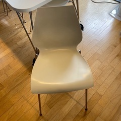 大幅値下げ!【Kartellカルテル】テーブル、椅子セットの画像