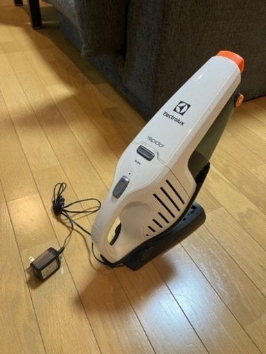 コストコ購入 raridoのコードレスハンディクリーナー 掃除機