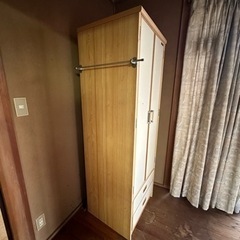 洋服ワードローブの画像