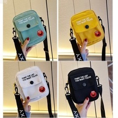 ショルダーバッグ ミニポシ新型学生清ちゃん初心者がショルダーバッグを持つ 通学の画像