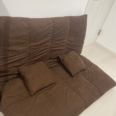 一人がけにもなる2人がけ座椅子の画像