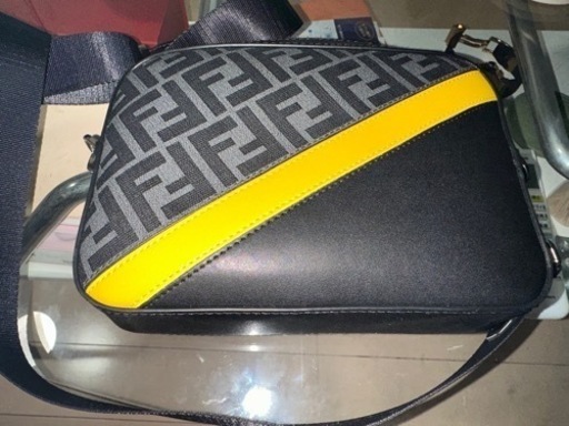 FENDIショルダーバック