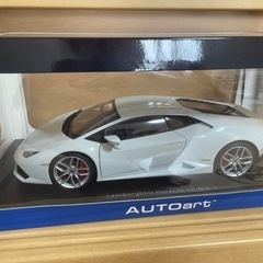 AUTOart 1/18 ランボルギーニ ウラカン ホワイト