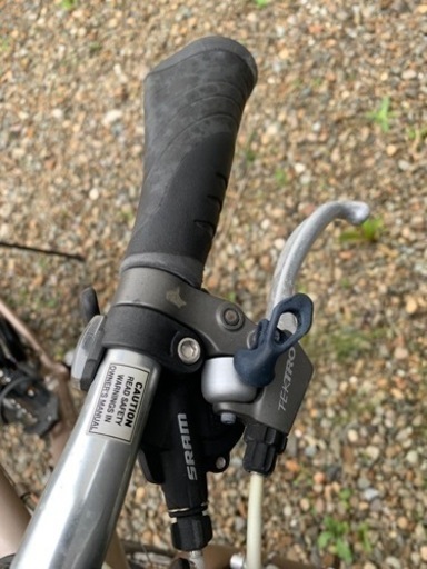 古いタイプですが、クロスバイクです。