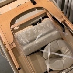 折りたたみ式マッサージベッドの画像