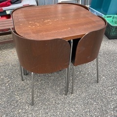 コンパクトなダイニングセット