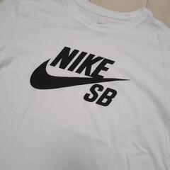 NIKE SB Tシャツの画像