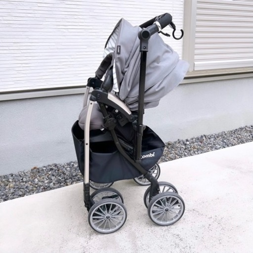高級モデル♪】 コンビ ベビーカー ホワイトレーベル アンブレッタ 4