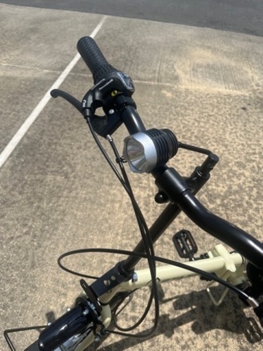 20インチ折りたたみ自転車(未使用の空気入れ付き)