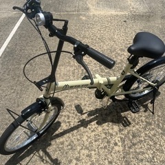 20インチ折りたたみ自転車(未使用の空気入れ付き) 20インチ折りたたみ自転車(未使用の空気入れ付き)