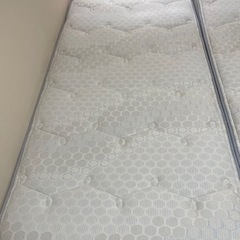 【REGALIA】シングルベッド2台の画像