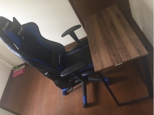 ゲーミングチェアー＆折りたたみデスク(ニトリ)のセット