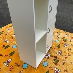 値下げしました◆整理家具　扉付き！の画像