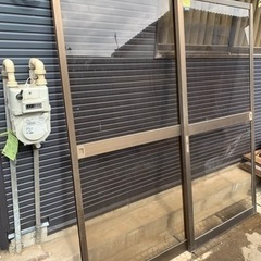 ガラス扉 鍵付き2枚組み 扉 引き戸 アルミサッシ 店舗扉