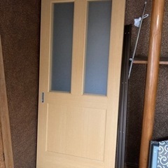 きれいな引き戸差し上げます。