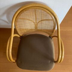 籐回転座椅子の画像