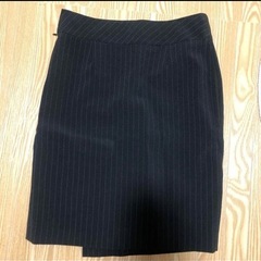 レディーススーツの画像